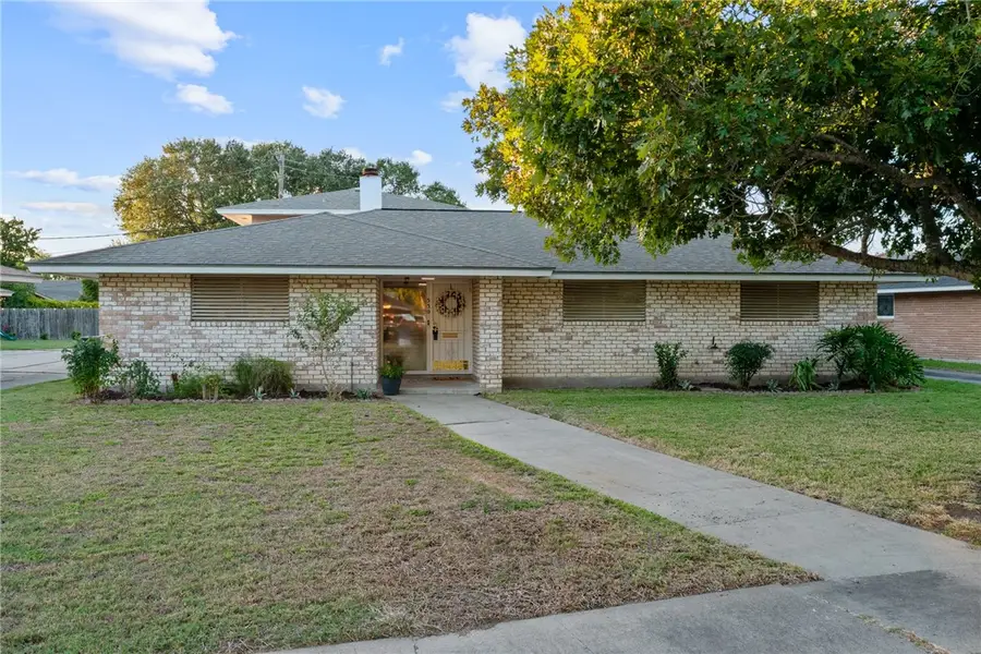 530 Belleview Drive, Corpus Christi, TX 78412 - Image #2