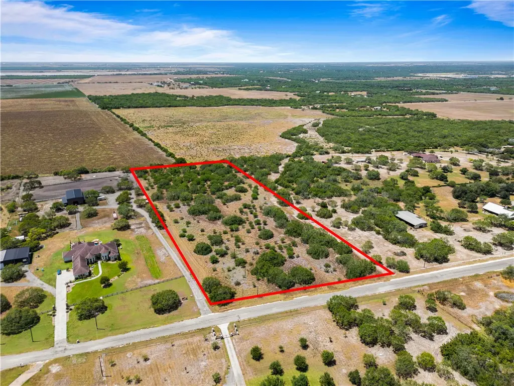 5818 Santa Clara Dr, Robstown, TX 78380 - Image #1