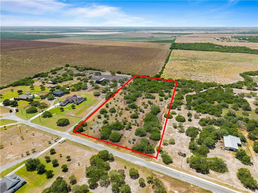 5818 Santa Clara Dr, Robstown, TX 78380 - Image #2