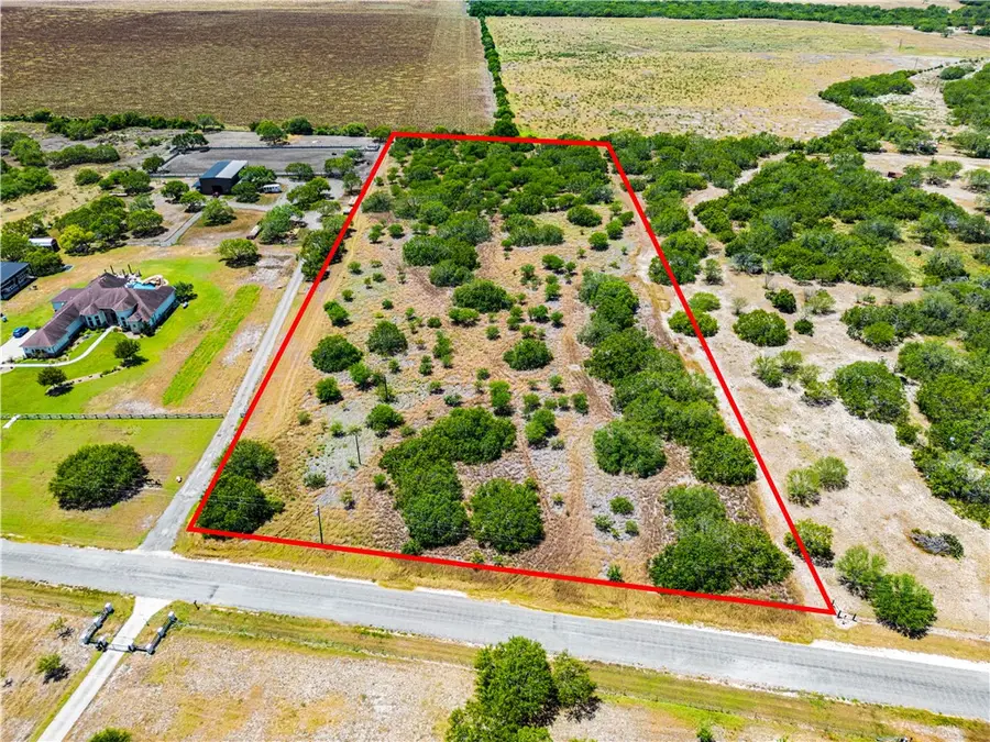 5818 Santa Clara Dr, Robstown, TX 78380 - Image #3