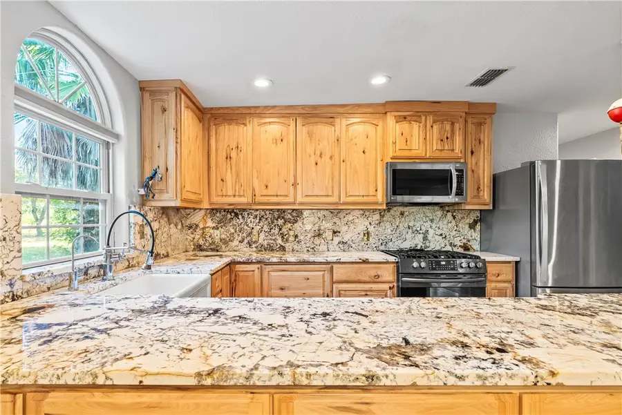 44 Twelfth Street, Rockport, TX 78382 - Image #3