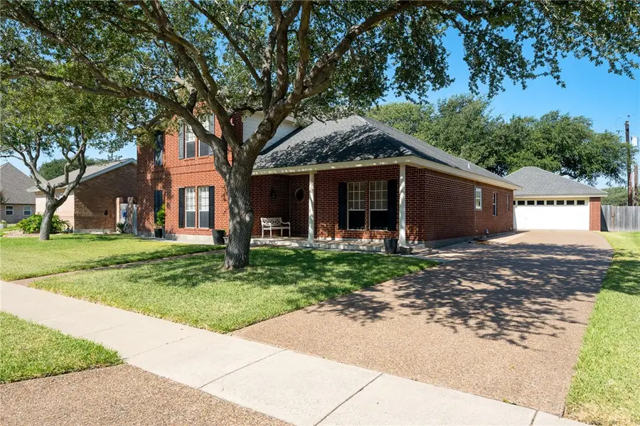 620 Colonial Drive, Portland, TX 78374 - Image #2