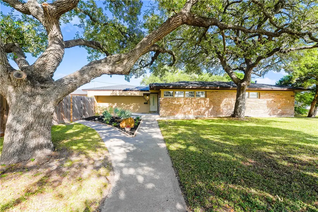 1059 S Mccampbell Street, Aransas Pass, TX 78336 - Image #1