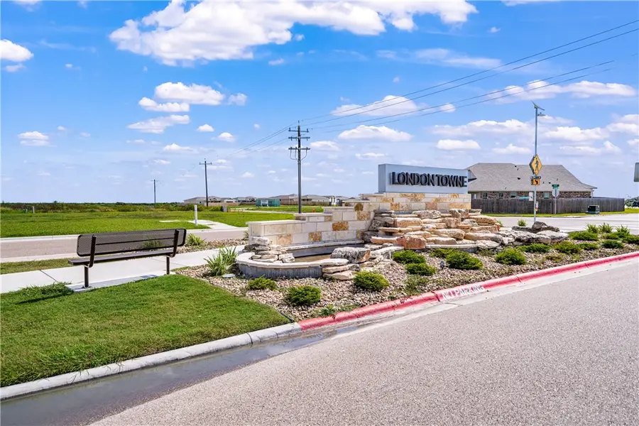 1317 London Towne Boulevard, Corpus Christi, TX 78415 - Image #3