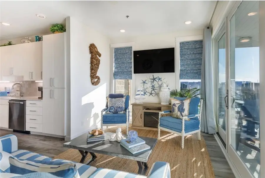 630 Center Square West #301, Port Aransas, TX 78373 - Image #3