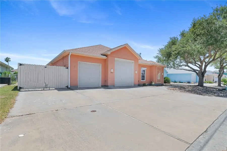 1013 Pompano, Aransas Pass, TX 78336 - Image #2