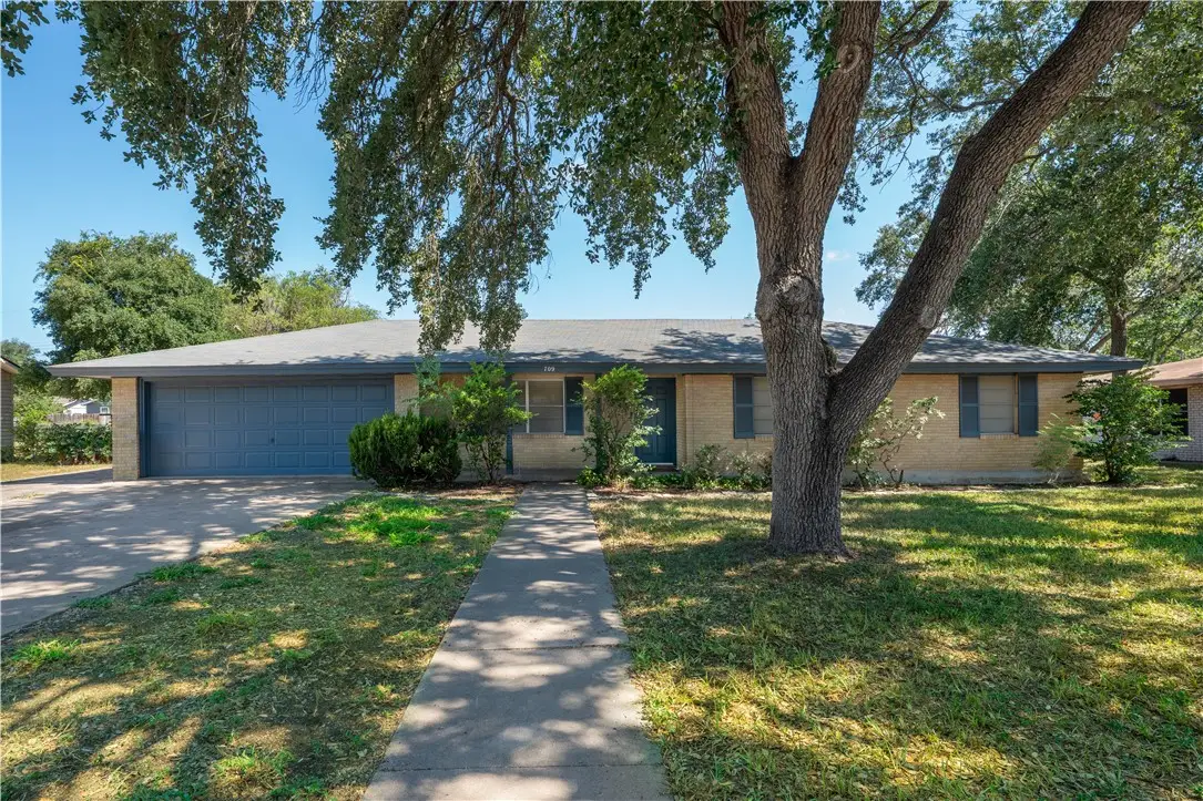 709 Lincoln Street, Alice, TX 78332 - Image #1