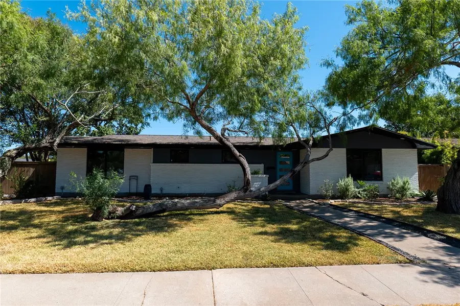 501 Bermuda Place, Corpus Christi, TX 78411 - Image #3