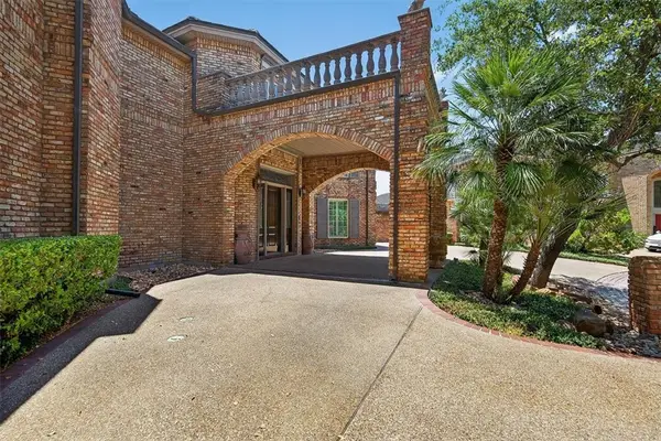 4811 Ocean Drive, Corpus Christi, TX 78412