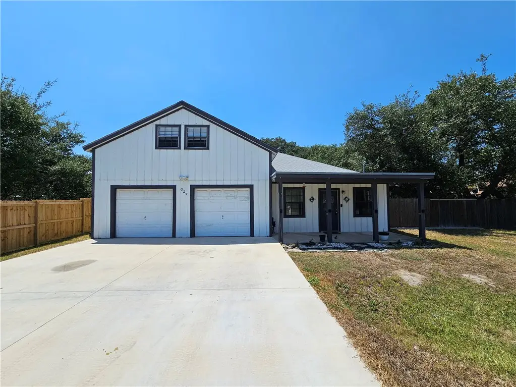 527 Steart Street, Rockport, TX 78382 - Image #1