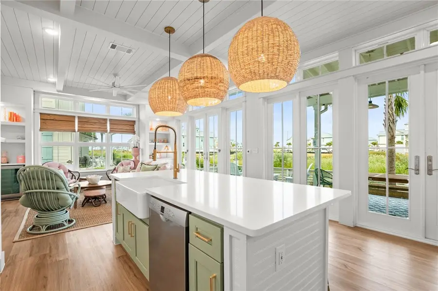 673 Center Square South #9, Port Aransas, TX 78373 - Image #2