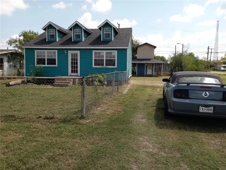 302 King Avenue, Agua Dulce, TX 78330 - Image #2