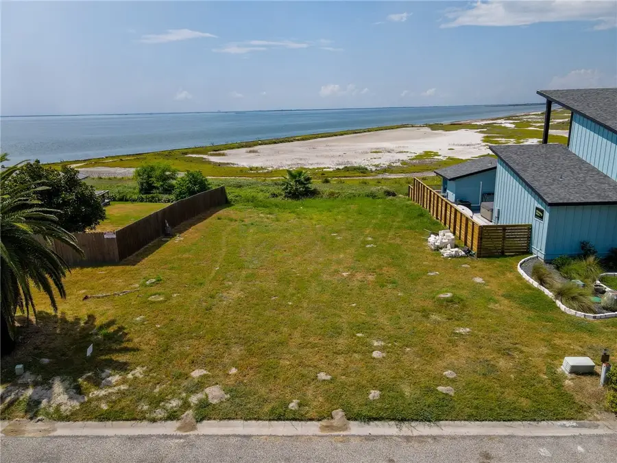 213 Bayview Drive, Aransas Pass, TX 78336 - Image #3