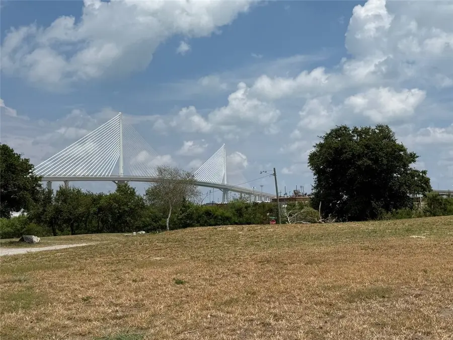 1422 San Luis Street, Corpus Christi, TX 78401 - Image #2