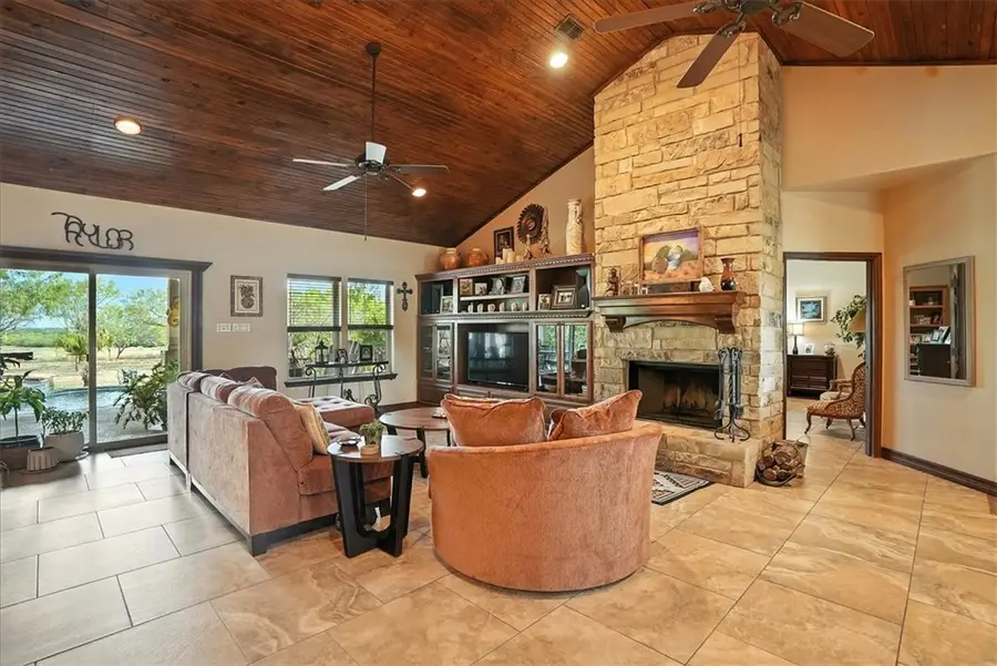 130 County Road 102, George West, TX 78022 - Image #3