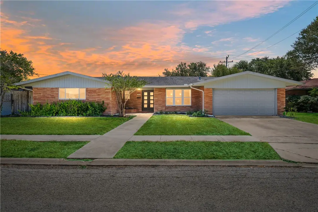 429 Montclair Drive, Corpus Christi, TX 78412 - Image #1