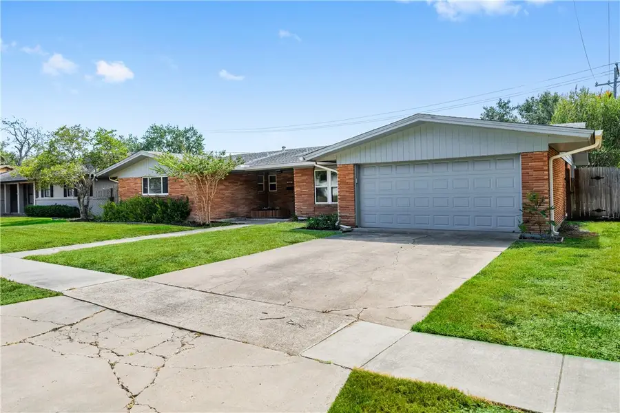 429 Montclair Drive, Corpus Christi, TX 78412 - Image #2