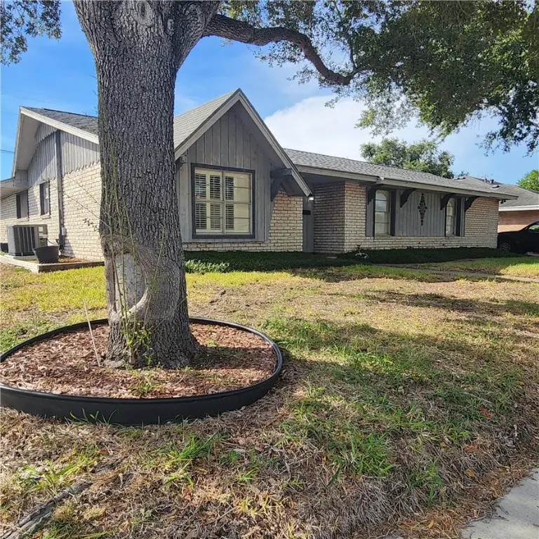 4441 Dolphin Place, Corpus Christi, TX 78411 - Image #2