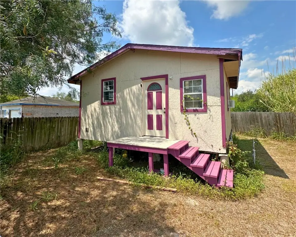 600 S Rachal Street, Sinton, TX 78387 - Image #1