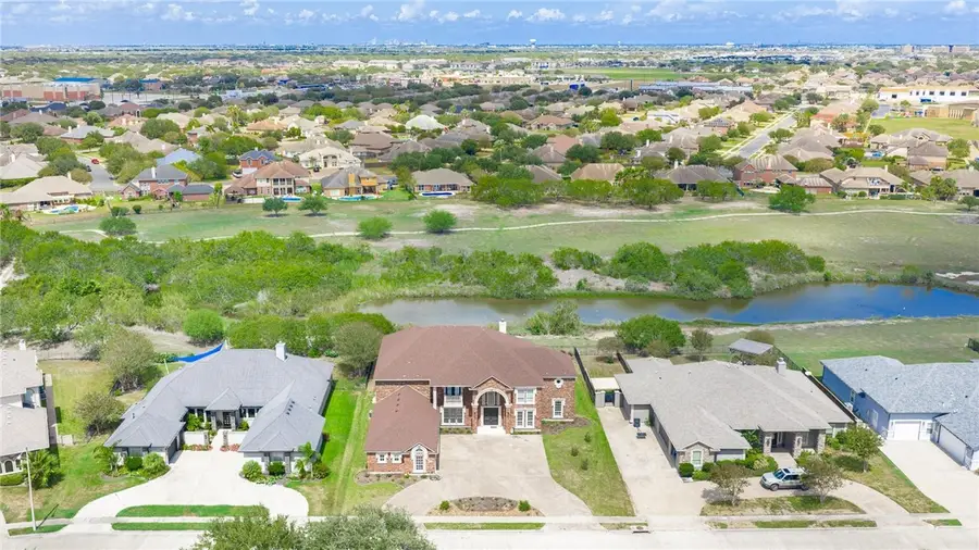 53 W Bar Le Doc Drive, Corpus Christi, TX 78414 - Image #3