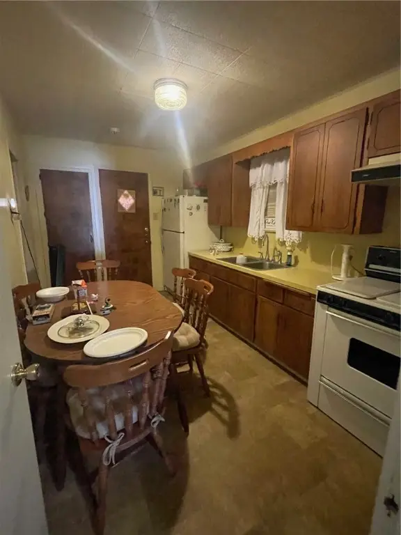 517 E Lee Avenue, Kingsville, TX 78363 - Image #2