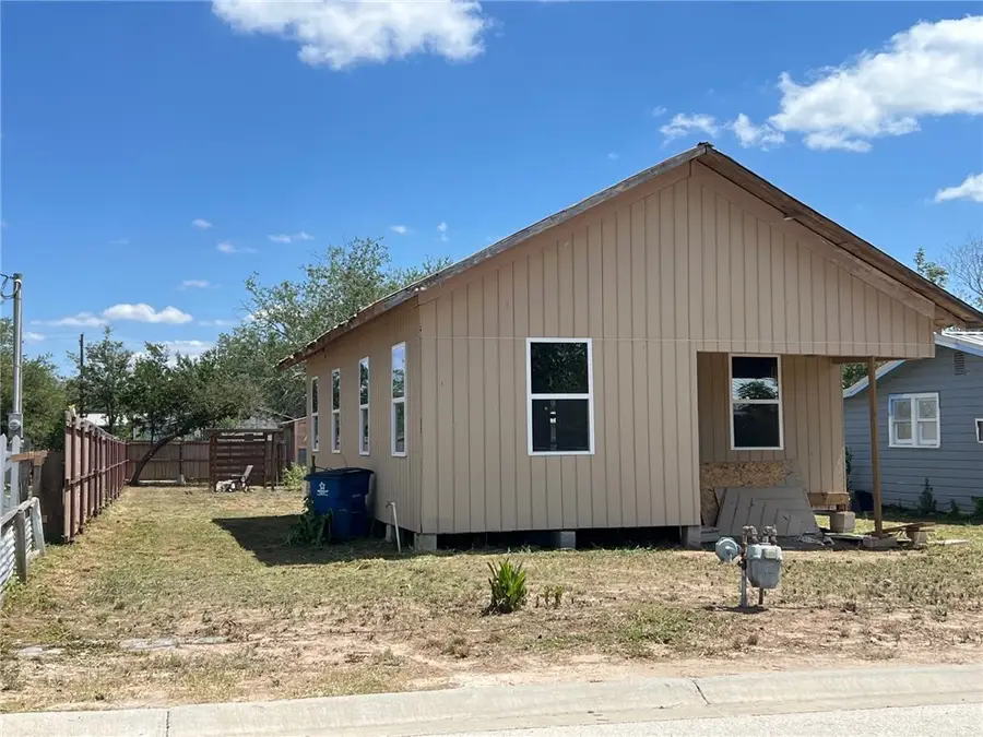 1708 Hackberry, Three Rivers, TX 78071 - Image #3