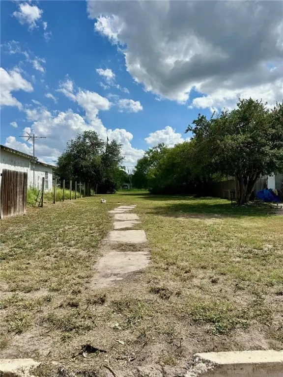 509 E Richard Avenue, Kingsville, TX 78363 - Image #2