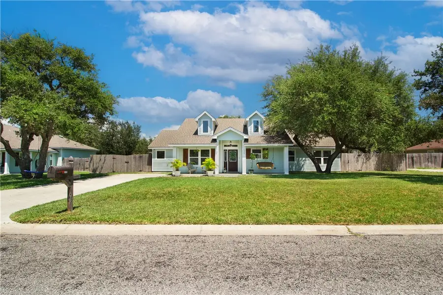 117 N Santa Clara Drive, Rockport, TX 78382 - Image #2