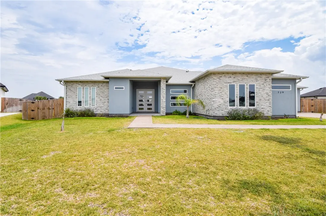 729 Battle Creek Drive, Corpus Christi, TX 78415 - Image #1
