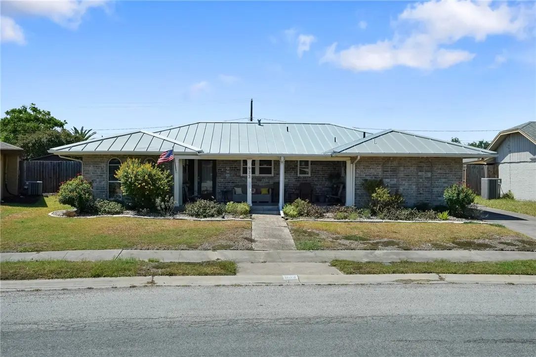 933 Egyptian Drive, Corpus Christi, TX 78412 - Image #1