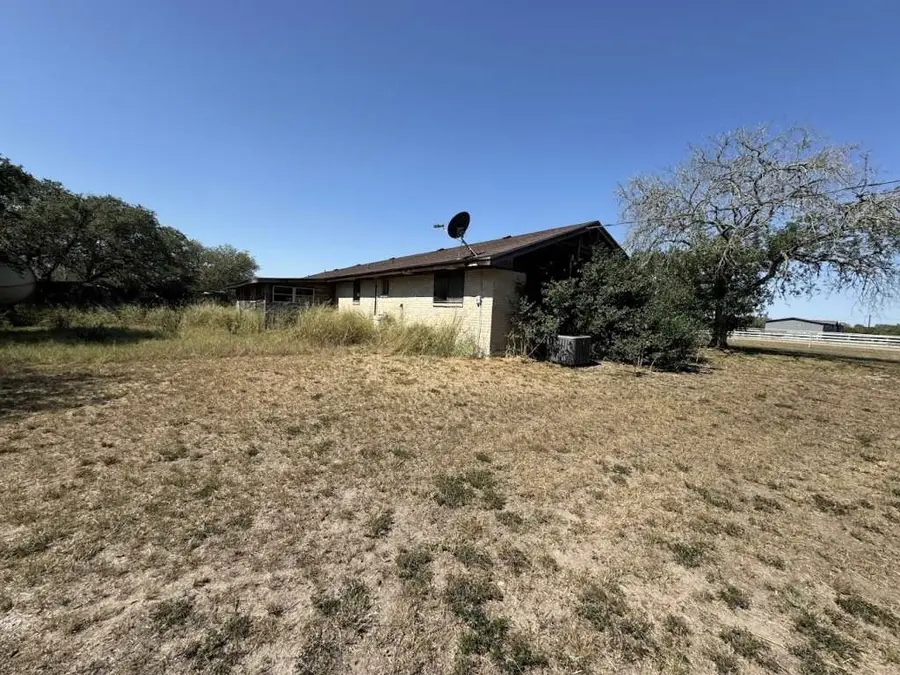 5996 Yucca, Beeville, TX 78102 - #2