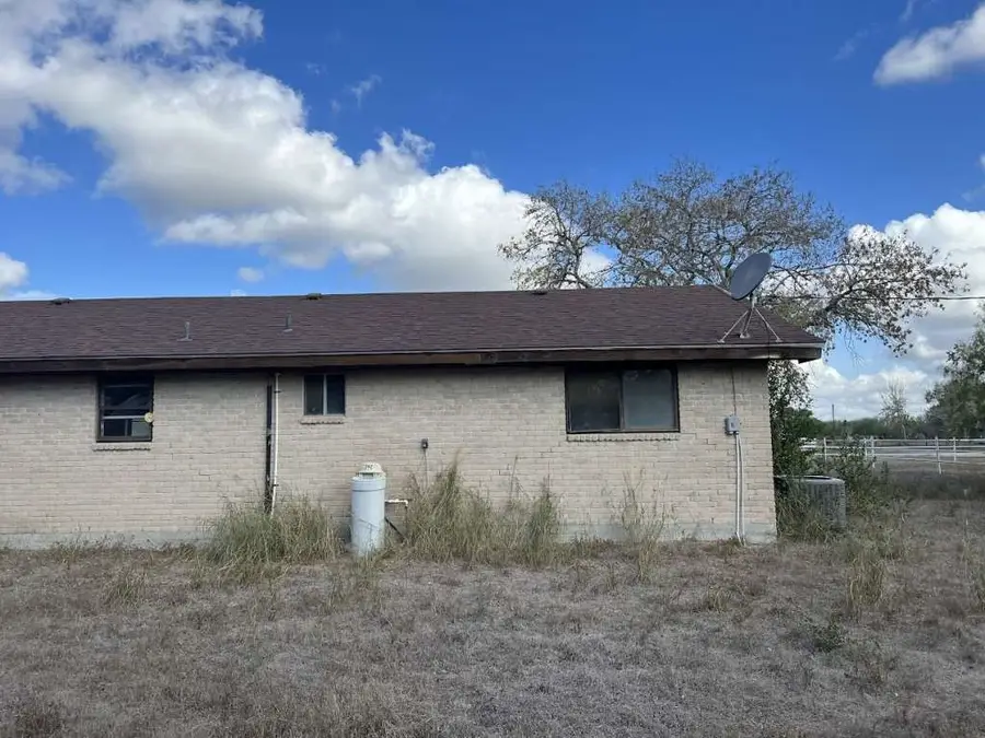 5996 Yucca, Beeville, TX 78102 - #3