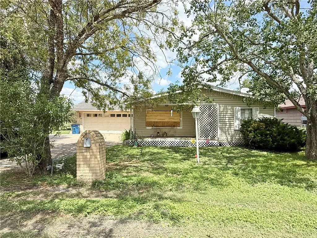 1006 Touchstone, Sinton, TX 78387 - Image #1