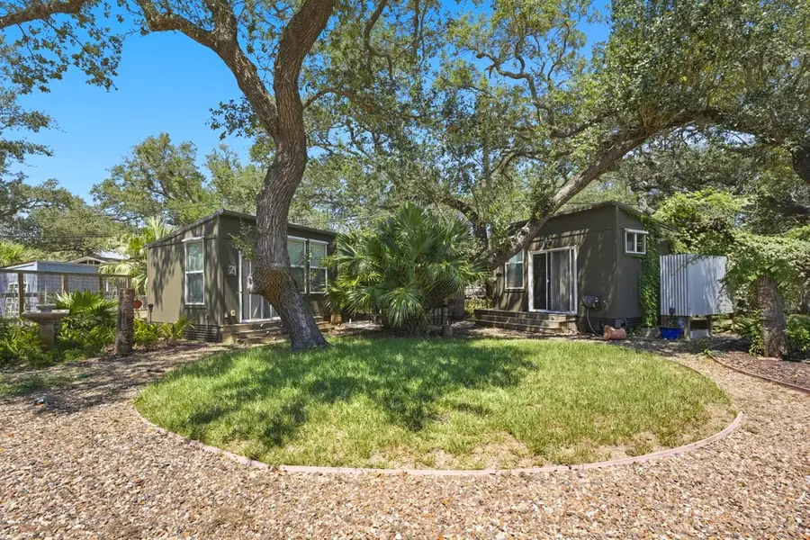 1908 Glass Avenue, Rockport, TX 78382 - Image #2