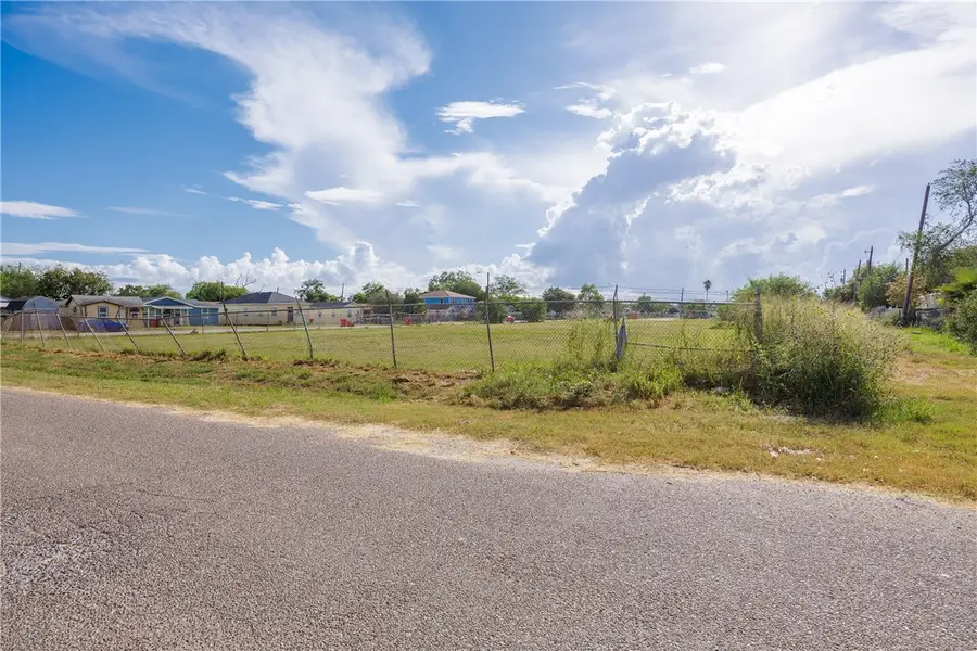 0 Avenue B W, Robstown, TX 78380 - Image #2