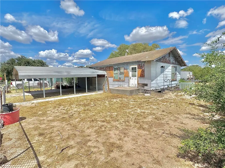 604 Magnolia Street, Freer, TX 78357 - Image #2