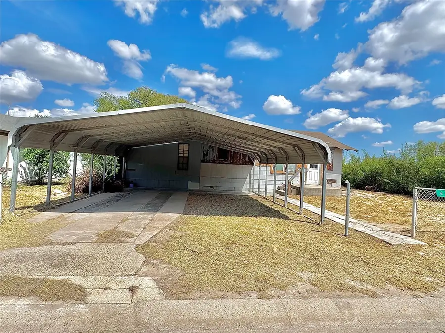 604 Magnolia Street, Freer, TX 78357 - Image #3