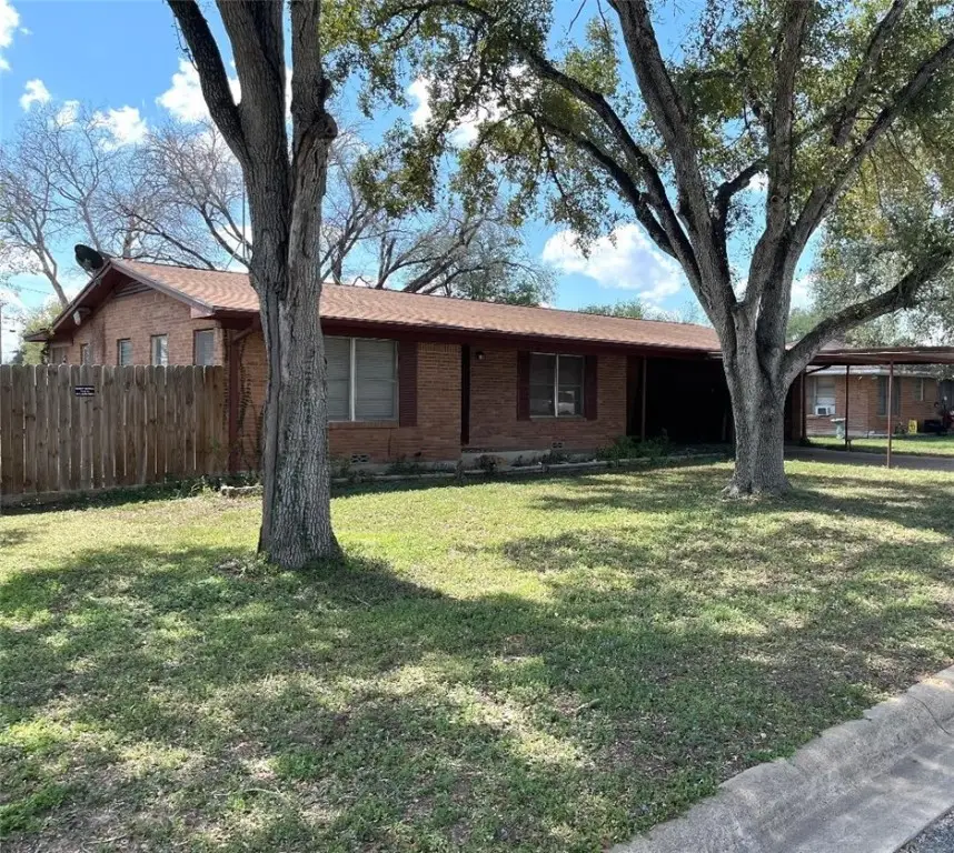 911 Mike Street, George West, TX 78022 - Image #1