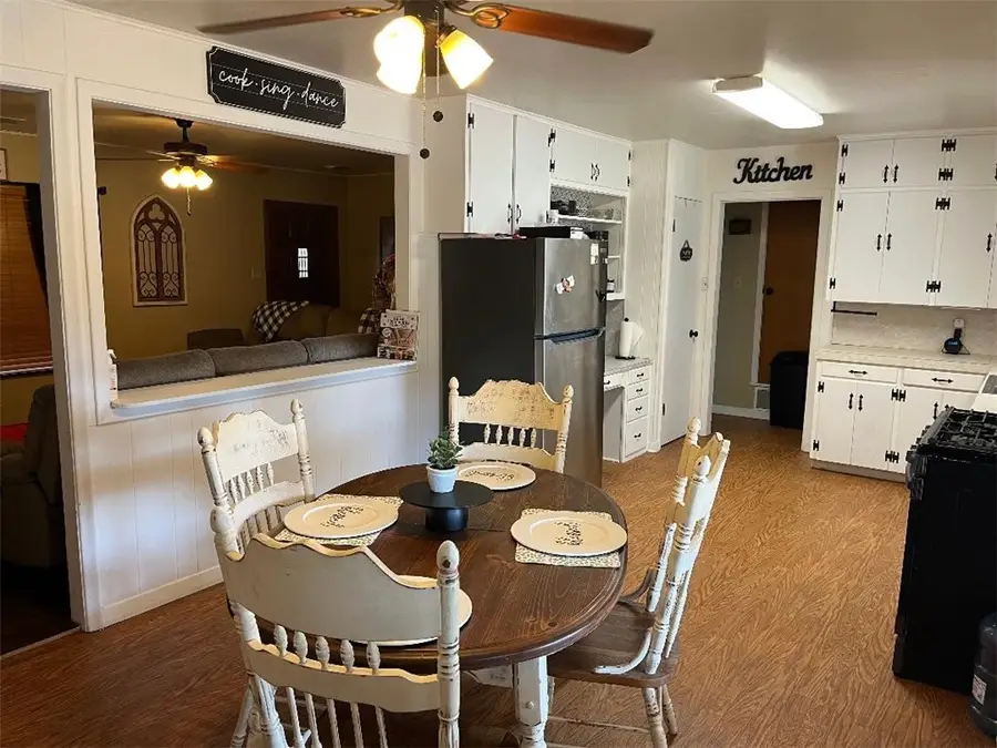 911 Mike Street, George West, TX 78022 - Image #3