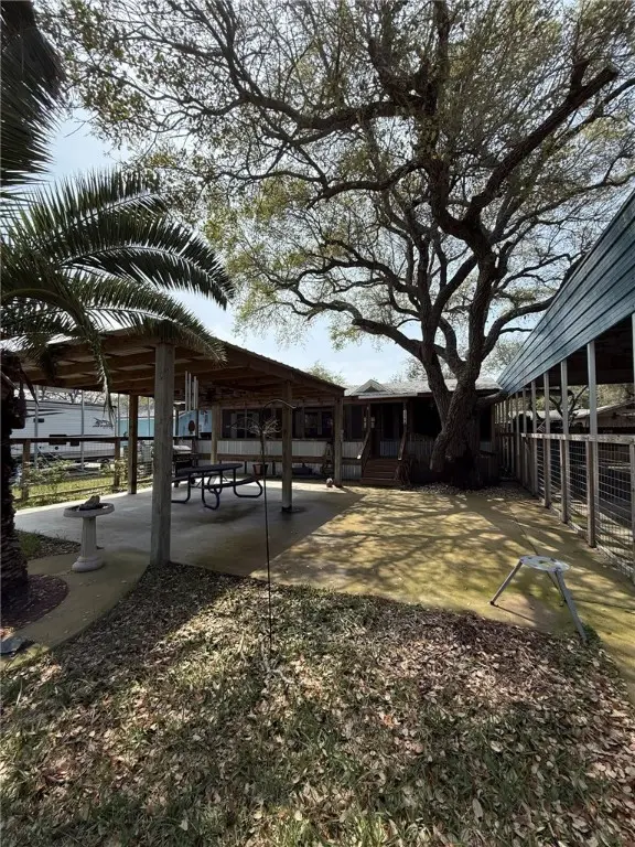 216 S Lake Drive, Rockport, TX 78382 - Image #2