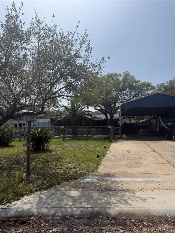 216 S Lake Drive, Rockport, TX 78382 - Image #3