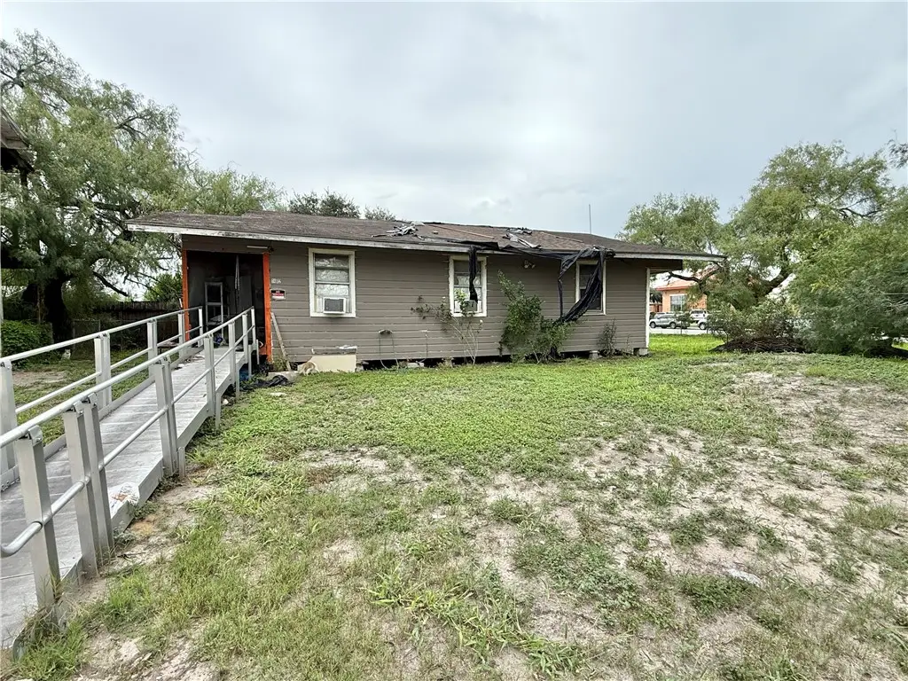 1402 E Kenedy Avenue, Kingsville, TX 78363 - Image #1