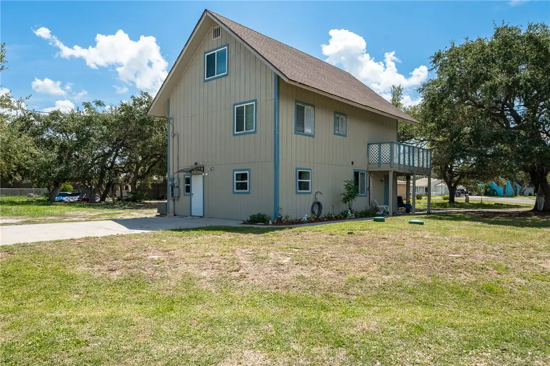 120 Retama, Rockport, TX 78382 - Image #1