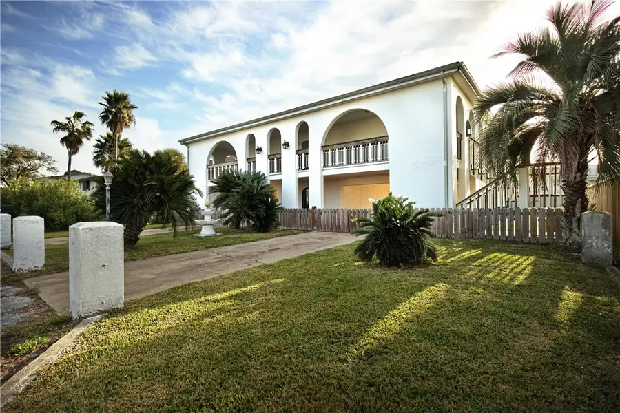 14 Jamaica Drive, Rockport, TX 78382 - Image #2