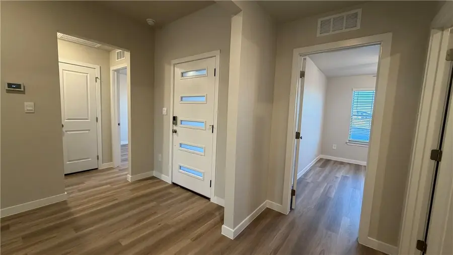 3537 Sahar Lake Drive, Robstown, TX 78380 - Image #3