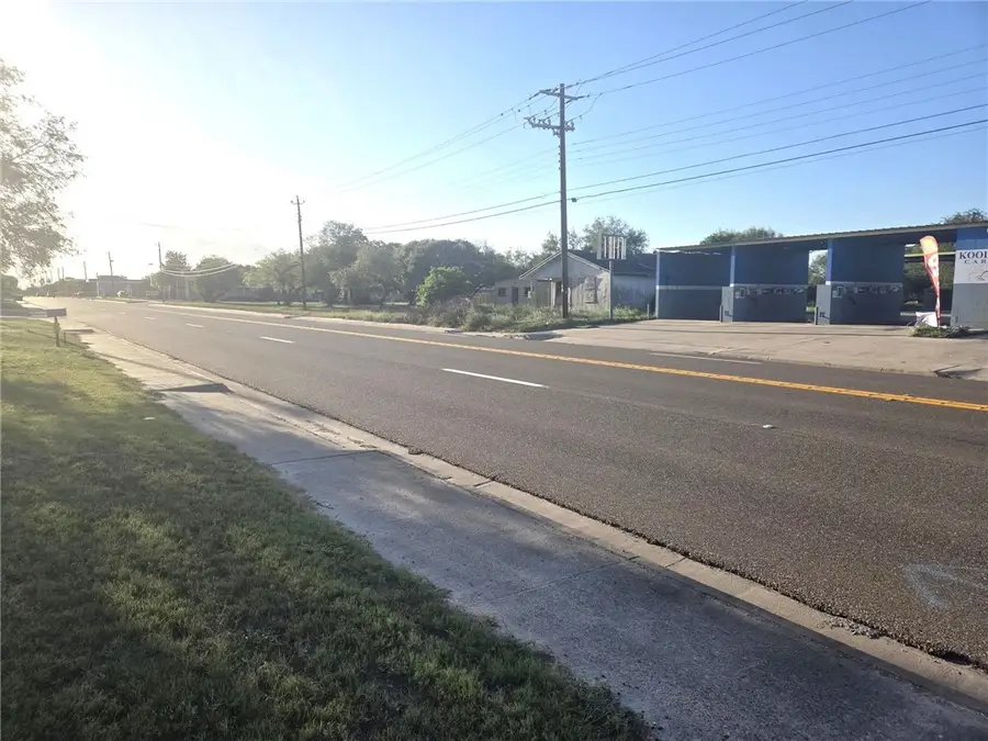 600 W Corral Avenue, Kingsville, TX 78363 - Image #2