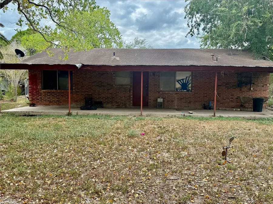 805 Continental Drive, Three Rivers, TX 78071 - Image #2