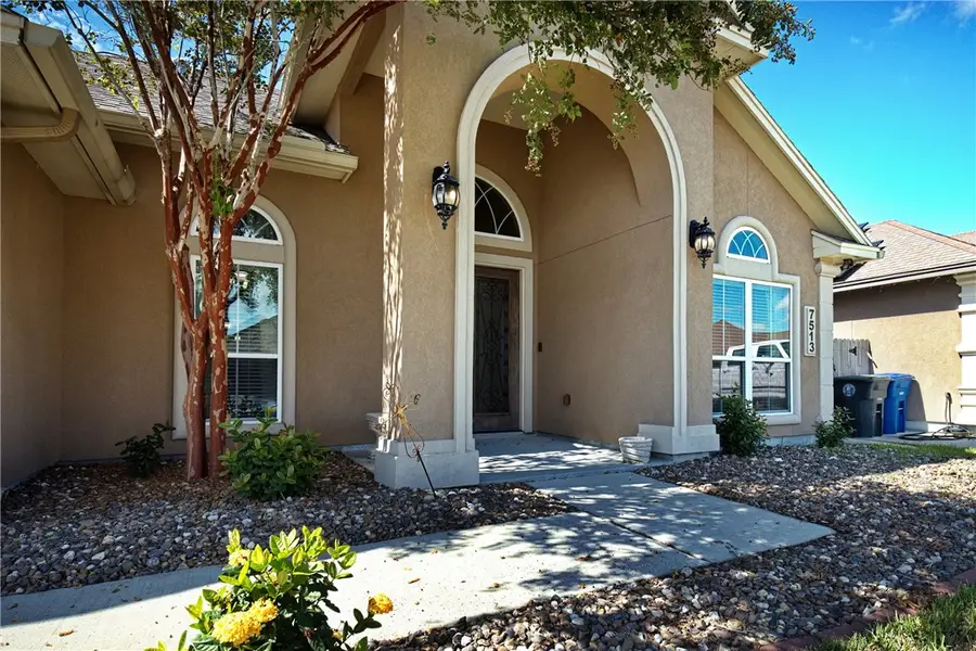 7513 E Lake Drive, Corpus Christi, TX 78414 - Image #2