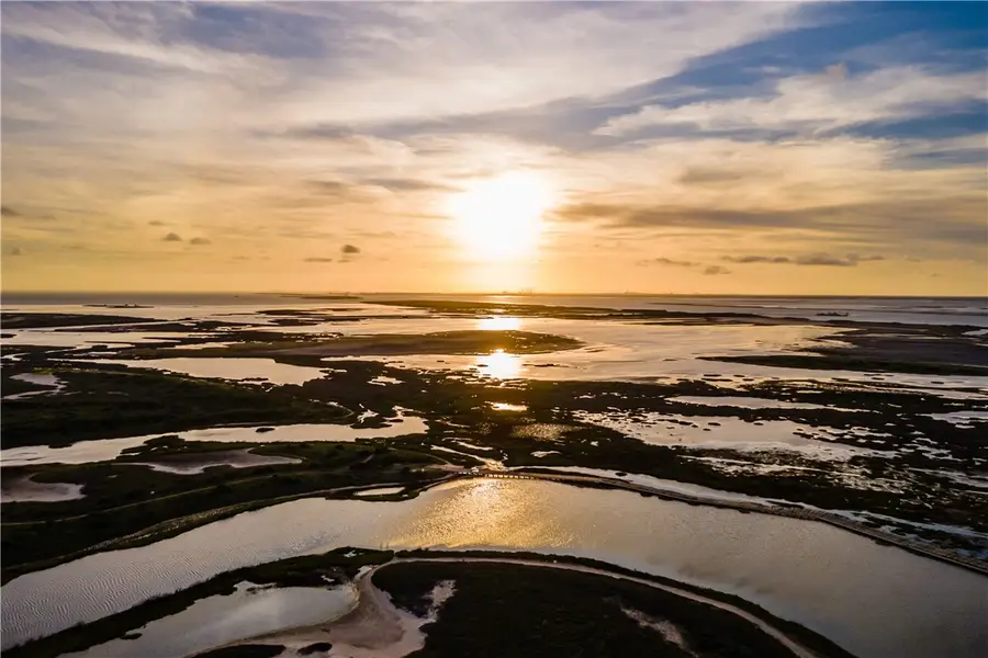 432 Paradise Pointe Drive, Port Aransas, TX 78373 - Image #3