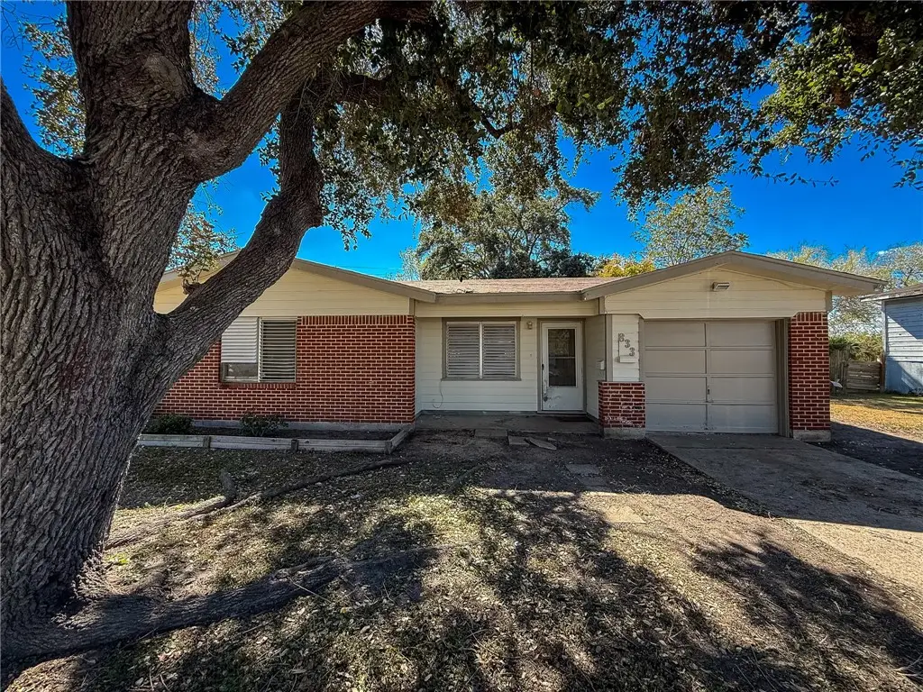 833 Booty Street, Sinton, TX 78387 - Image #1
